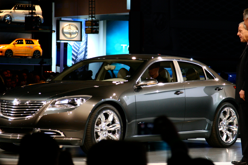 Illustration for article titled Chrysler 200C EV Concept: Shockingly Attractive Mid-Size